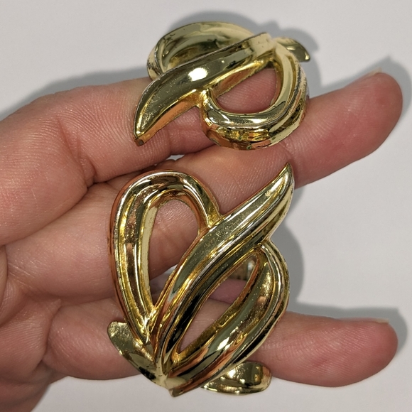 VTG GOLD TONE HINGE CLAMPER BRACELET - Picture 5 of 8